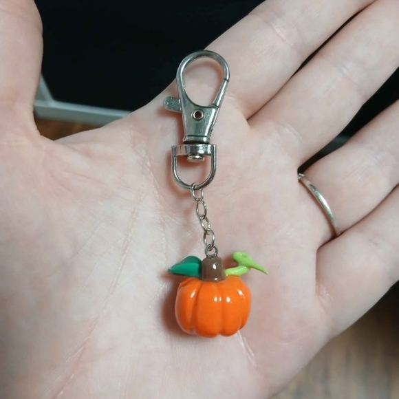 Accessories - 💜3/$20💜 Hand Made Pumpkin Keychain